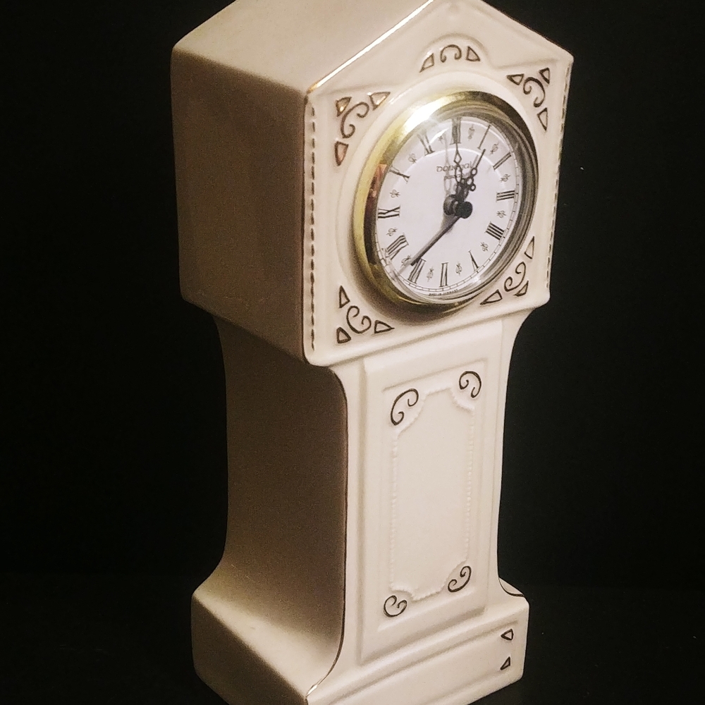 Vtg Irish Parian Donegal China White Mantle Clock